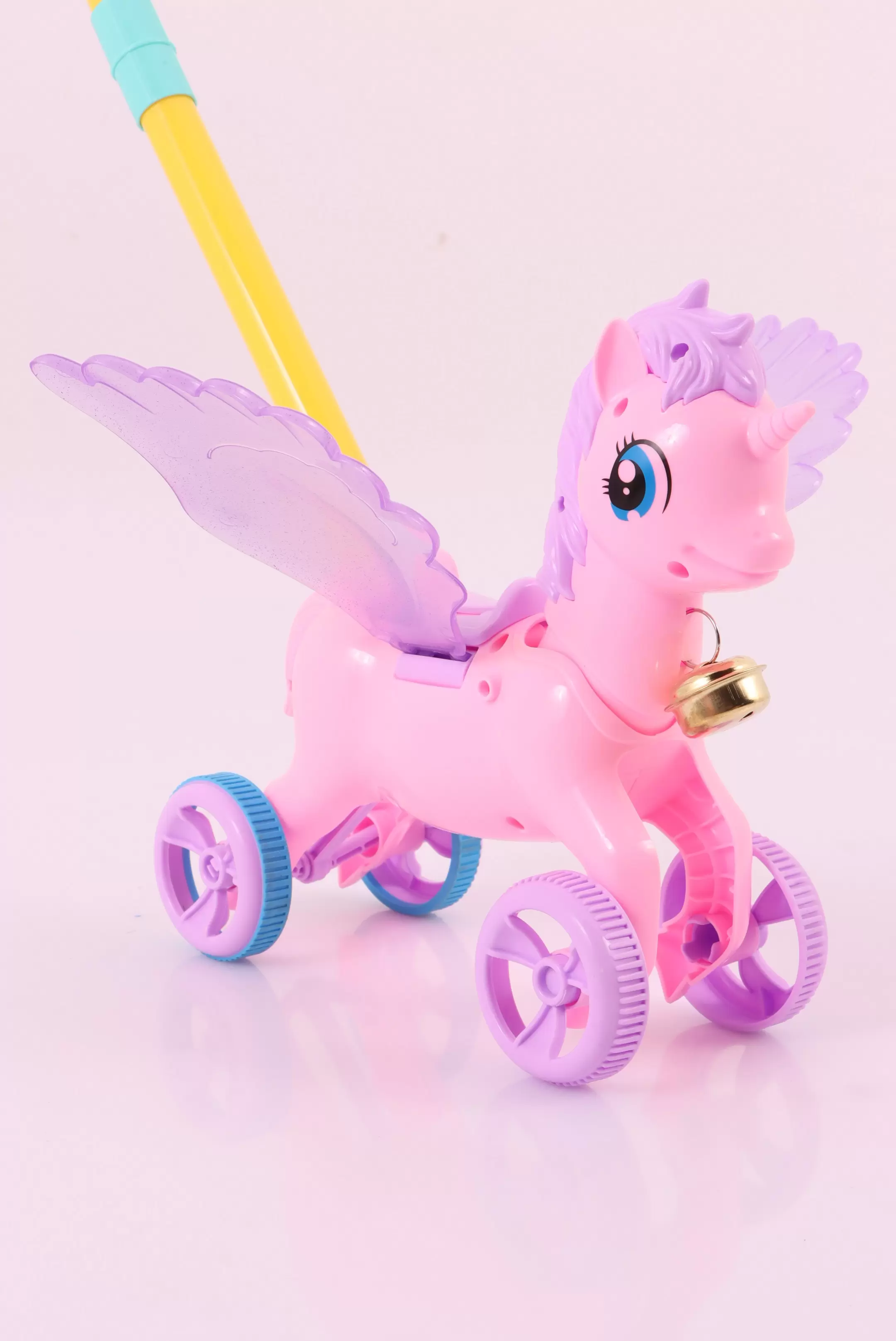 Unicornio con alas