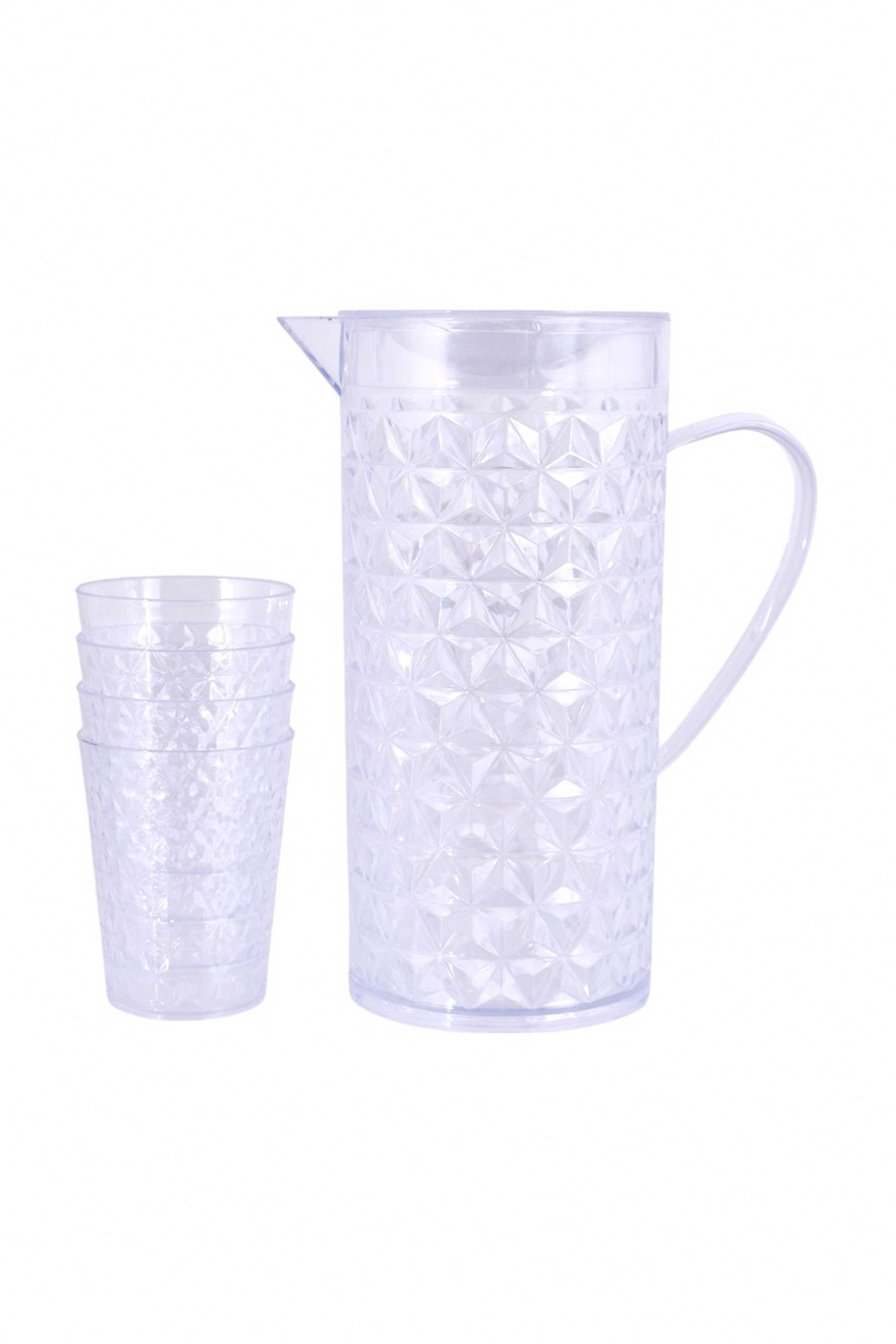Pichel con vasos