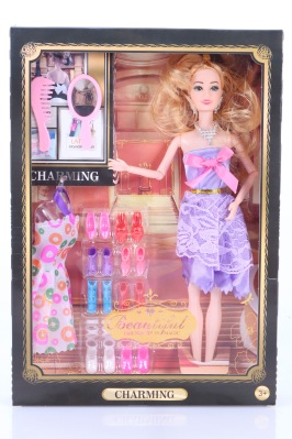 Muñeca con accesorios