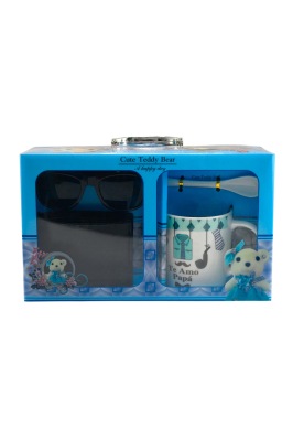 Arreglo de taza con accesorios