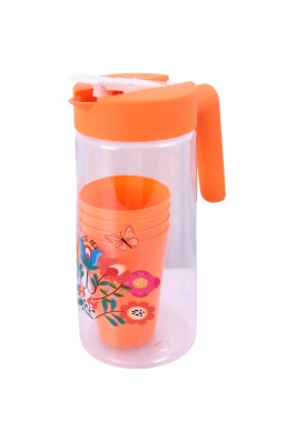 Pichel plástico con vasos